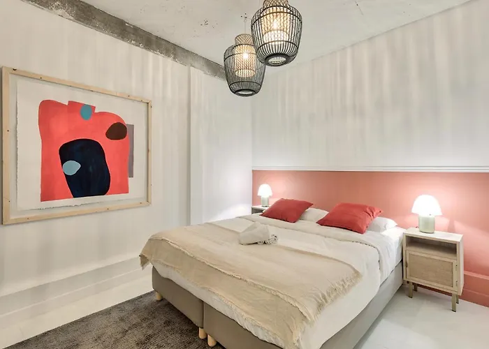 Artist And Design Loft - 10 Guests - 5 Min From Metro Apartment