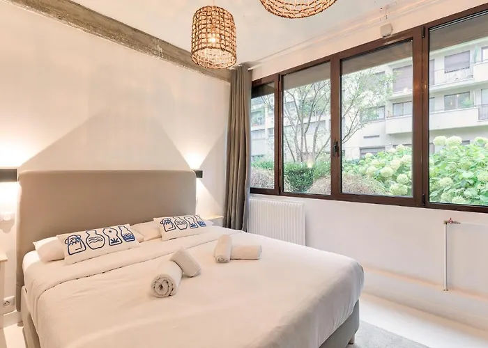 Artist And Design Loft - 10 Guests - 5 Min From Metro Apartment *