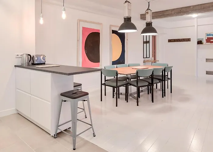 Apartment Artist And Design Loft - 10 Guests - 5 Min From Metro